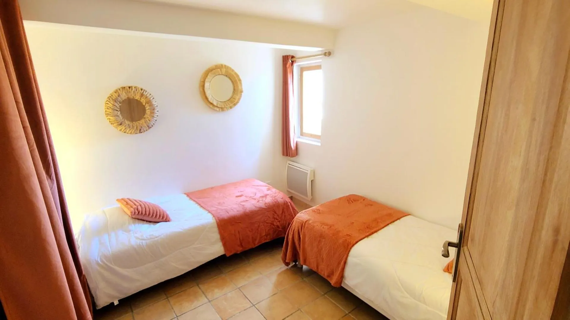 Apartment Levant Des Templiers, 2 Chambres, Vue Mer, Centre Historique Hyeres France
