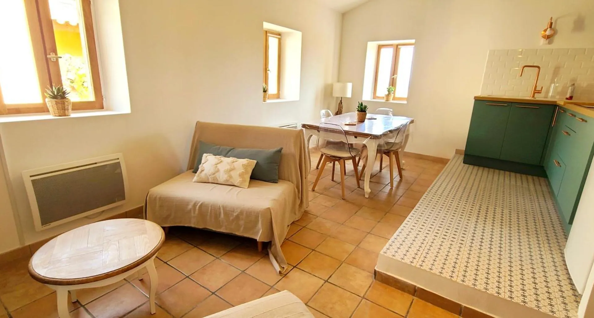 Levant Des Templiers, 2 Chambres, Vue Mer, Centre Historique Hyeres 0*,  France